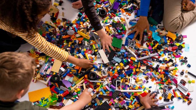 Lego aims for market share gains