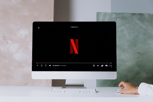 Netflix sees ads as way to attract different audiences