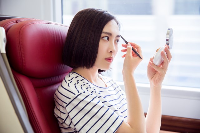 Estée Lauder eyes China to plan future make-up trends